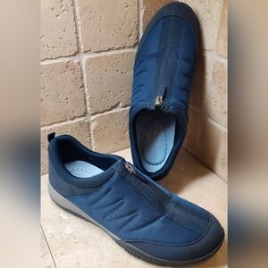 Easy Spirit Women's Navy Slip-On Zip Up Sneakers Size 11M